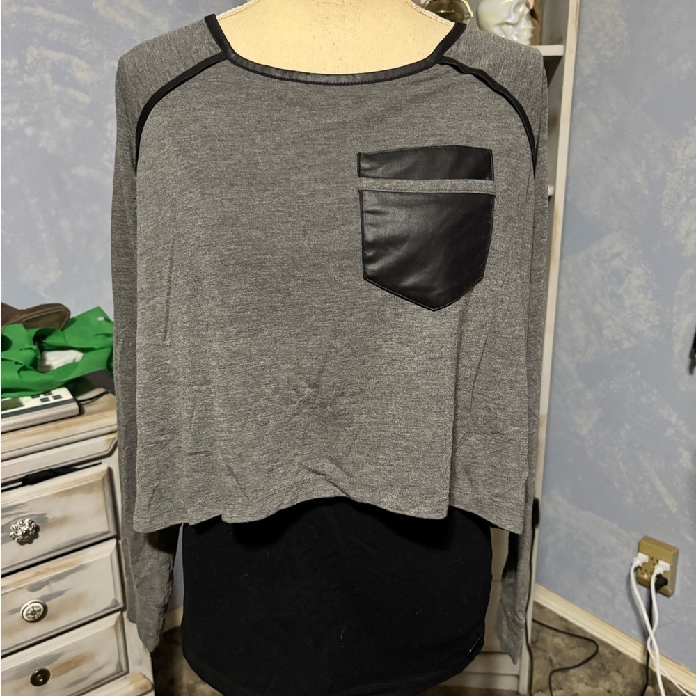 💝Free💝Gray and Black Long Sleeve Top with faux leather pocket small - Picture 2 of 11